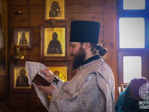 В Лазареву субботу Архиепископ Роман совершил Литургию в Спасском монастыре