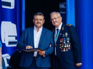 А время диктует новые стройки: от Бама – АЯМа – до Магадана… 