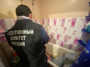 В рамках уголовного дела следователи устанавливают обстоятельства гибели женщины в городе Мирном