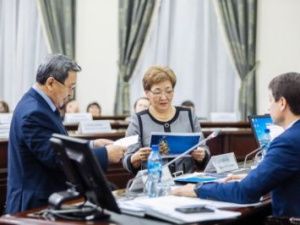 Заместители мэра Якутска получили конверты с …