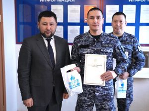 Евгений Григорьев наградил сотрудников Росгвардии