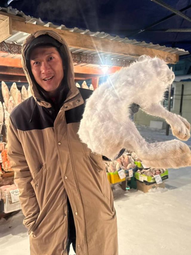 Японского актера впечатлил Крестьянский рынок — и Toyota Probox в Якутске