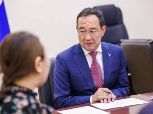Глава Якутии провел личный прием граждан в приемной президента России