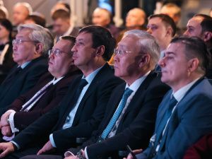 Айсен Николаев принял участие в форуме «Будущее алмазных городов» в Мирном