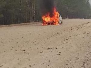 На Намском тракте сгорела иномарка