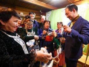 В Якутии учредят стипендии народным мастерам