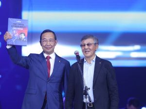 Супруге тренера Дмитрия Коркина вручили госпремию за вклад в развитие физкультуры и спорта