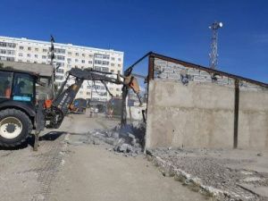 В Якутске продолжается работа по незаконным постройкам: за 2020 год снесли 10 «самостроев»