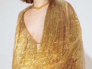 В чем встречать Новый 2024 год Дракона: цвета, тренды, аксессуары