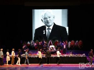 «Михаил Николаев был символом нашей республики»: Евдокия Евсикова – о первом президенте Якутии