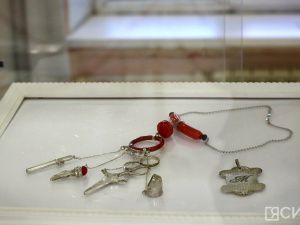 В Якутске открылась выставка украшений народов республики
