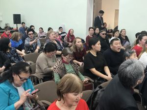 Жители Автодорожного и Сайсарского округов приняли отчет правительства Якутии