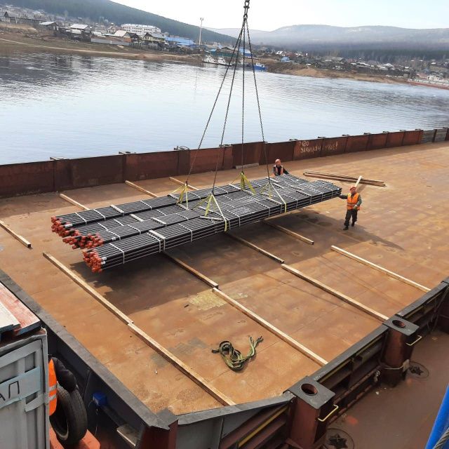 На реке Лене 11 мая началась навигация. На две недели позже, чем годом ранее