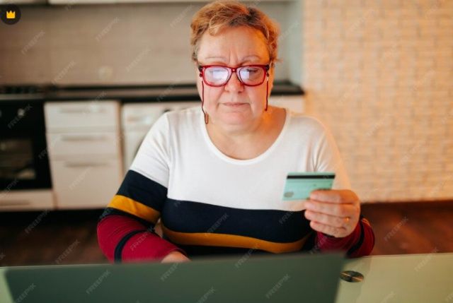 Прокурор Мирного через суд взыскал с дроппера 46 тысяч рублей в пользу пенсионерки