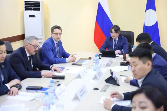 В Правительстве Якутии рассмотрены итоги финансово-хозяйственной деятельности ГУП «Сахагеоинформ»