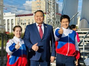 В день флага России в Якутске состоялось торжественное вручение паспортов