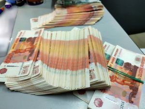 Пенсионерка "инвестировала" мошенникам 10 миллионов рублей