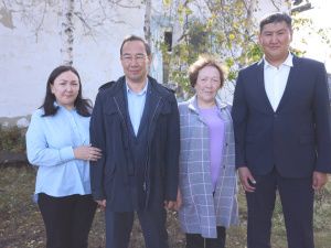 Айсен Николаев  навестил семью участника СВО из Среднеколымского района