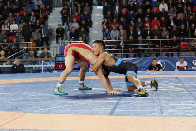 Якутские борцы уступили в первый день чемпионата мира
