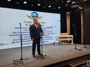 Авиаторы Якутии отметили 105-летие легендарного якутского лётчика Валерия Кузьмина