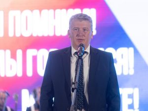 Глава Якутии поздравил алданцев с присвоением городу Алдан почётного звания «Город трудовой доблести»