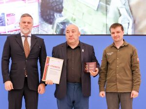 В Якутии состоялась церемония вручения наград Народного фронта "Все для Победы!"