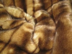 В Якутии Роспотребнадзор снял с продажи меха на 2 млн рублей