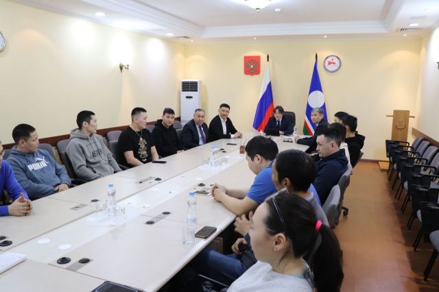 13 якутян направлены на трудоустройство в УК «Колмар» в рамках проекта «Местные кадры – в промышленность»