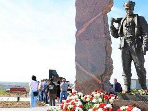 В Мирнинском районе почтили память погибших на подземном руднике «Мир»