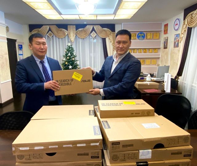 В Хангаласском улусе проходит благотворительная акция «Елка добра»