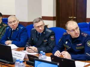 Глава Якутии поручил усилить меры безопасности в новогодние и рождественские праздники