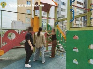 Упал с горки из-за отсутствия присмотра: прокуратура добилась компенсации для 3-летнего мальчика