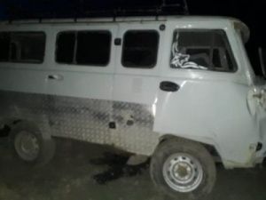 В Якутии опрокинулся микроавтобус: водитель получил тяжелую травму