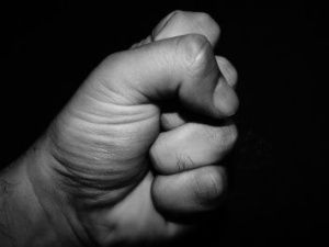 Житель Якутска избил женщину и получил 12 суток ареста