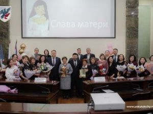 Многодетных матерей чествовали в Якутске
