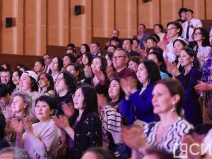 С оглушительным успехом состоялась премьера оперы-олонхо «Ньургун Боотур» в Астане