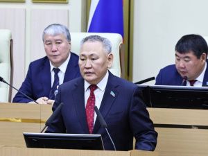 Глава Якутии поздравил Сахамина Афанасьева с избранием на пост сенатора в Совете Федерации