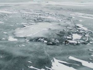 Дежурный прокурор: В Якутии под лед провалились трое мужчин. Тела не обнаружены