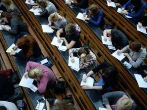 Российским вузам разрешили вернуться к очному обучению