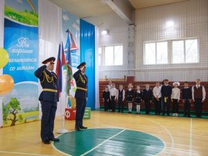 Сотрудники УФСИН подарили школьные наборы воспитанникам детских социальных учреждений Якутии