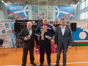 Спорт и труд рядом идут