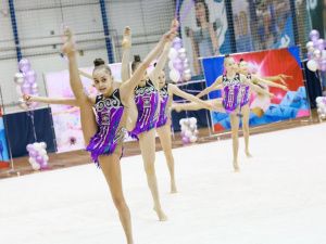 Айсен Николаев поприветствовал участниц соревнований по художественной гимнастике в Нерюнгри