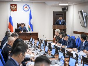 Айсен Николаев провел очередное заседание республиканской антинаркотической комиссии