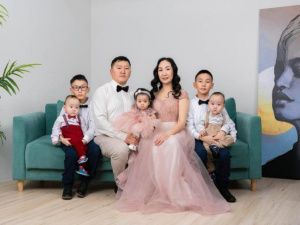 В Якутии семья с тройняшками благодаря единовременной выплате приобрела дом