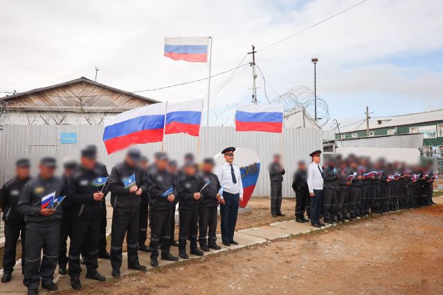 В исправительных учреждениях УФСИН состоялись торжественные мероприятия, посвященные Дню Государственного флага Российской Федерации