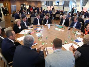 Айсен Николаев принял участие в семинаре-совещании «Национальные проекты – Этап «Реализация»