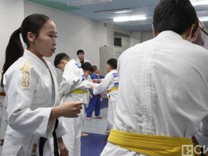 Чемпионки России по дзюдо показали мастер-класс юным спортсменам в Якутске