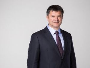 Премьер Якутии Андрей Тарасенко поздравляет с Днём геолога