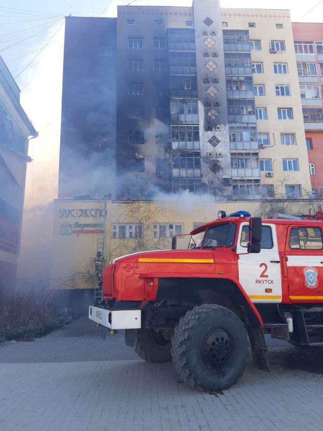 На место пожара работают Евгений Григорьев и Прокуратура