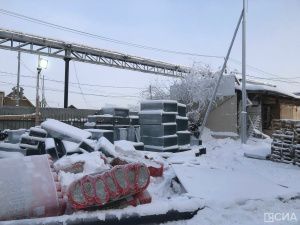 Сергей Местников проверил ход строительства спортивного комплекса в Сайсарском округе Якутска